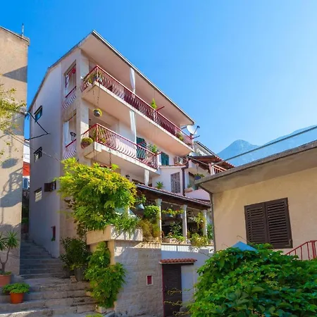 11063b Apartment