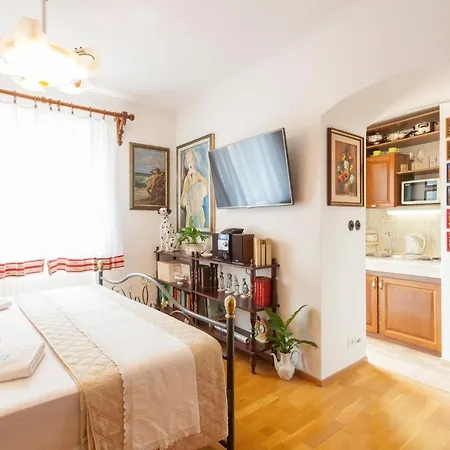 11063b Apartment *